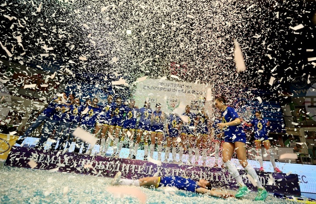 Финалната четворка в турнира за купата на България по волейбол за жени ще се проведе в София през януари