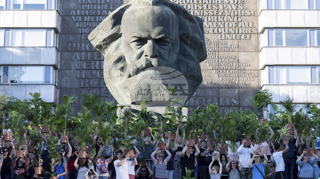 С парад и рейв парти на открито Кемниц приключва годината си на Европейска столица на културата 