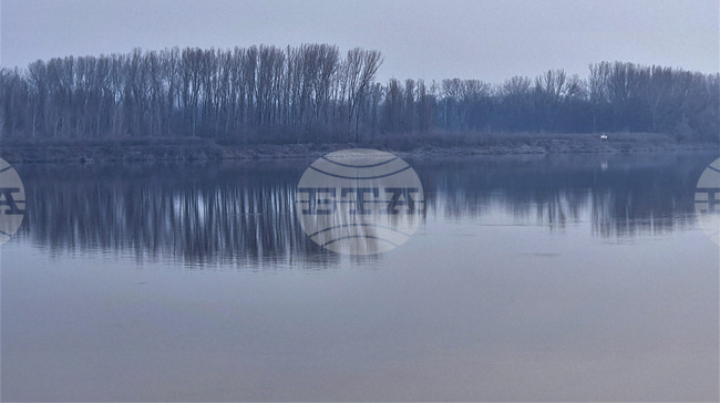 Фериботният кораб ,,Европа“, обслужващ линията Никопол – Турну Мъгуреле, не извършва плавания от и за Румъния поради повреда 