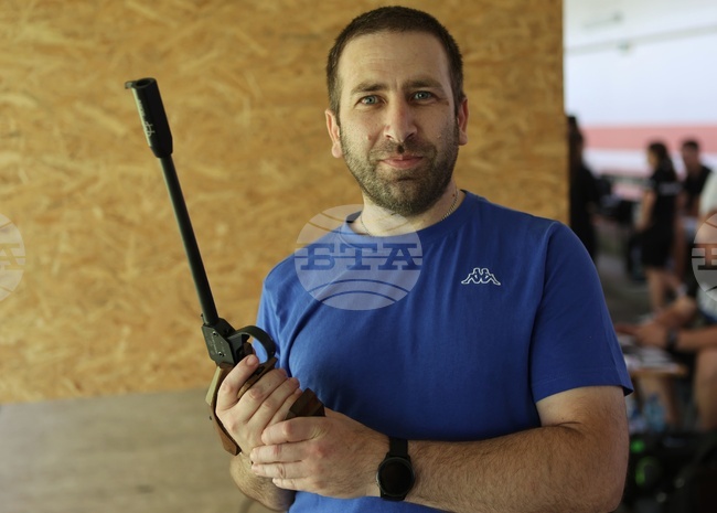 Самуил Донков спечели два медала на турнира по спортна стрелба в Будапеща