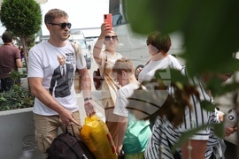 Самолет - летище - руски дипломати