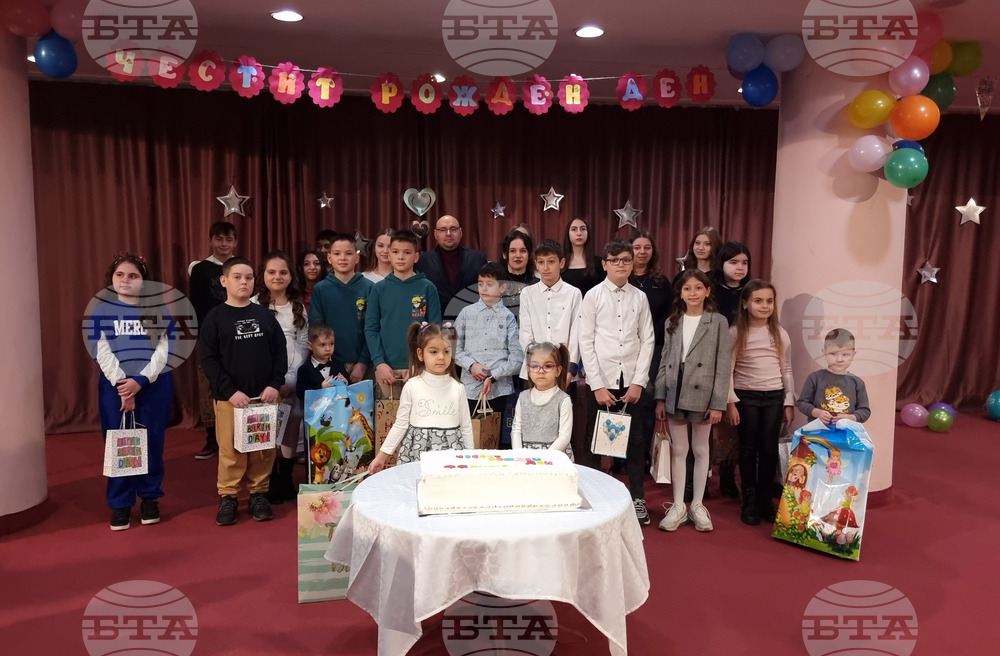 В Деня на Разград кметът на Общината зарадва децата, родени на 28 януари със специално парти и подаръци