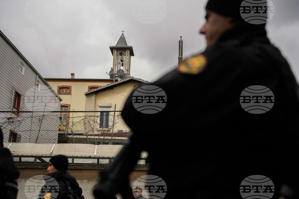 Турция задържа 14 души, заподозрени за връзки с "Ислямска държава", съобщи вътрешният министър