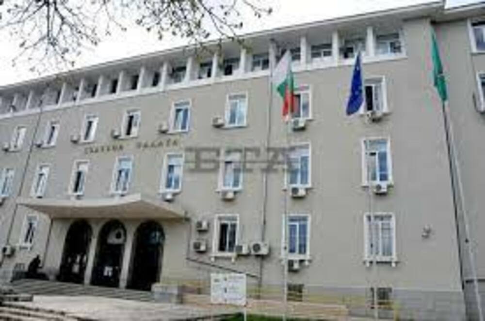 Мъж на 63 години е привлечен като обвиняем за блудство с две деца в Казанлък