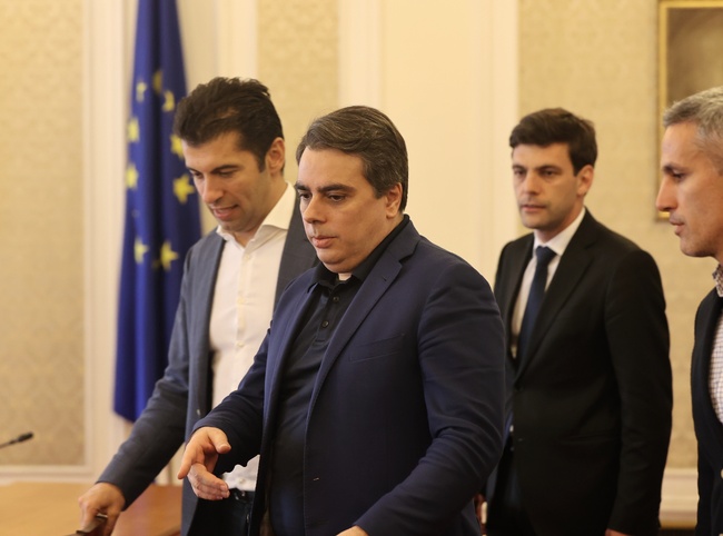 Започва работа на експертно ниво по програмата за следващите шест месеца на ново правителство на ПП , ще бъдат набелязани и законодателните приоритети