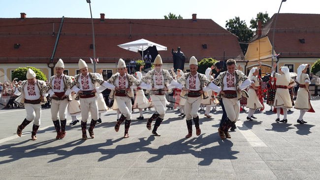 Хърватия - фолклорен фестивал "Джаковска шевица“