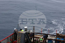 Национална антарктическа експедиция - Остров Ливингстън - Военен научноизследователски кораб „Св. Св. Кирил и Методий“ - НИК 421