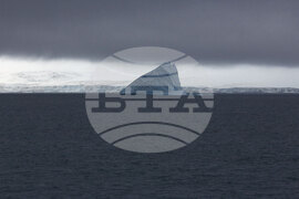 Национална антарктическа експедиция - Остров Ливингстън - Военен научноизследователски кораб „Св. Св. Кирил и Методий“ - НИК 421