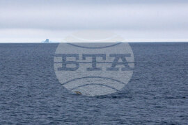 Национална антарктическа експедиция - Остров Ливингстън - Военен научноизследователски кораб „Св. Св. Кирил и Методий“ - НИК 421