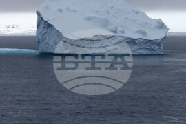 Национална антарктическа експедиция - Остров Ливингстън - Военен научноизследователски кораб „Св. Св. Кирил и Методий“ - НИК 421