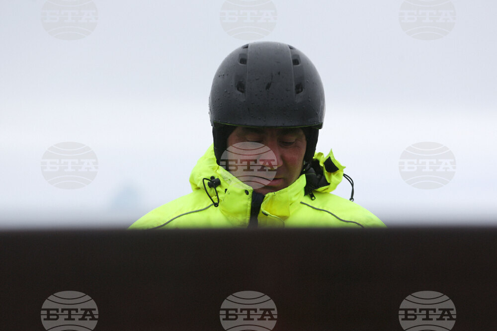 Национална антарктическа експедиция - Остров Ливингстън - Военен научноизследователски кораб „Св. Св. Кирил и Методий“ - НИК 421