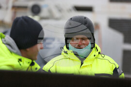 Национална антарктическа експедиция - Остров Ливингстън - Военен научноизследователски кораб „Св. Св. Кирил и Методий“ - НИК 421