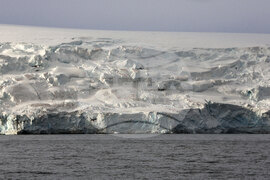 Национална антарктическа експедиция - Остров Ливингстън - Военен научноизследователски кораб „Св. Св. Кирил и Методий“ - НИК 421