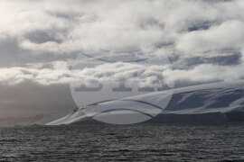 Национална антарктическа експедиция - Остров Ливингстън - Военен научноизследователски кораб „Св. Св. Кирил и Методий“ - НИК 421