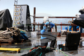 Национална антарктическа експедиция - Остров Ливингстън - Военен научноизследователски кораб „Св. Св. Кирил и Методий“ - НИК 421