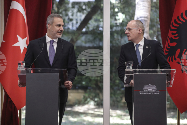 Външните министри на Албания и Турция се срещнаха в Анкара
