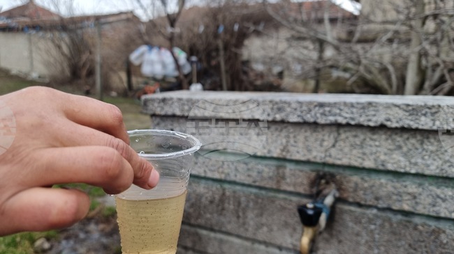 Проблем с язовир остави 100 000 души без питейна вода в румънския окръг Прахова; премиерът разпореди доставка на бутилирана вода за населението