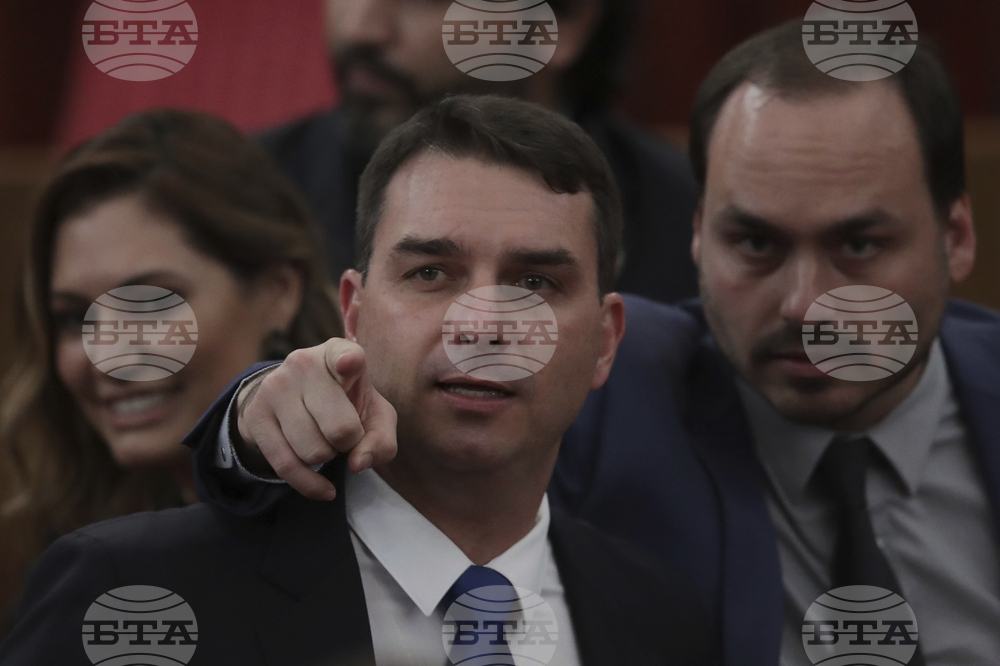 Най-големият син на Болсонаро обяви, че ще се кандидатира за президент на Бразилия 