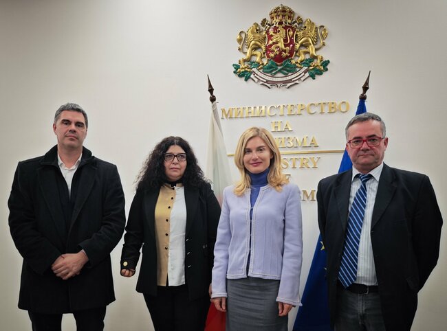 Министър Динкова пое ангажимент областните управители да бъдат своевременно уведомени кои плажове ще останат без концесионер през лятото