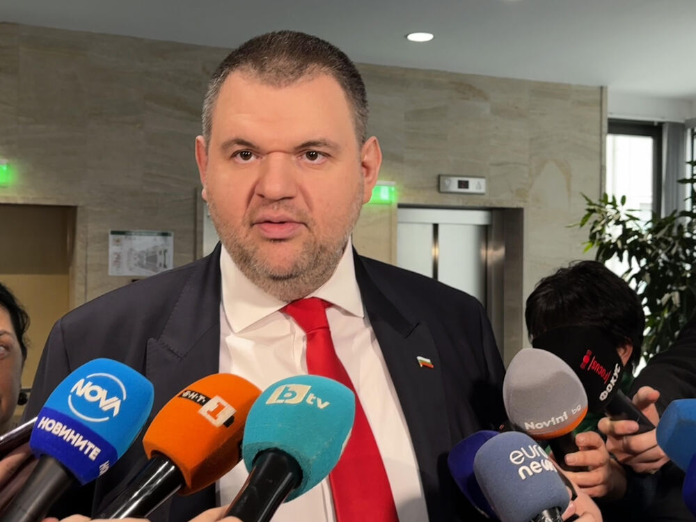 Делян Пеевски, председател на ПГ на ДПС за Румен Радев: Мистър Кеш се изявява като последна инстанция в държавата. Диктатурата му свърши и няма да се повтори. Чакам го на политическия терен