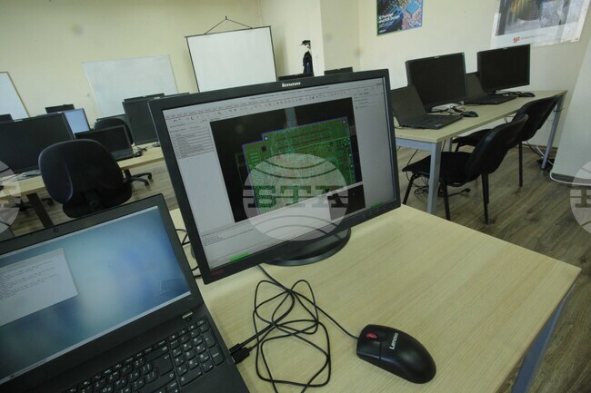 Център за компетентност в областта на интегралните схеми беше открит днес в Технически университет – София