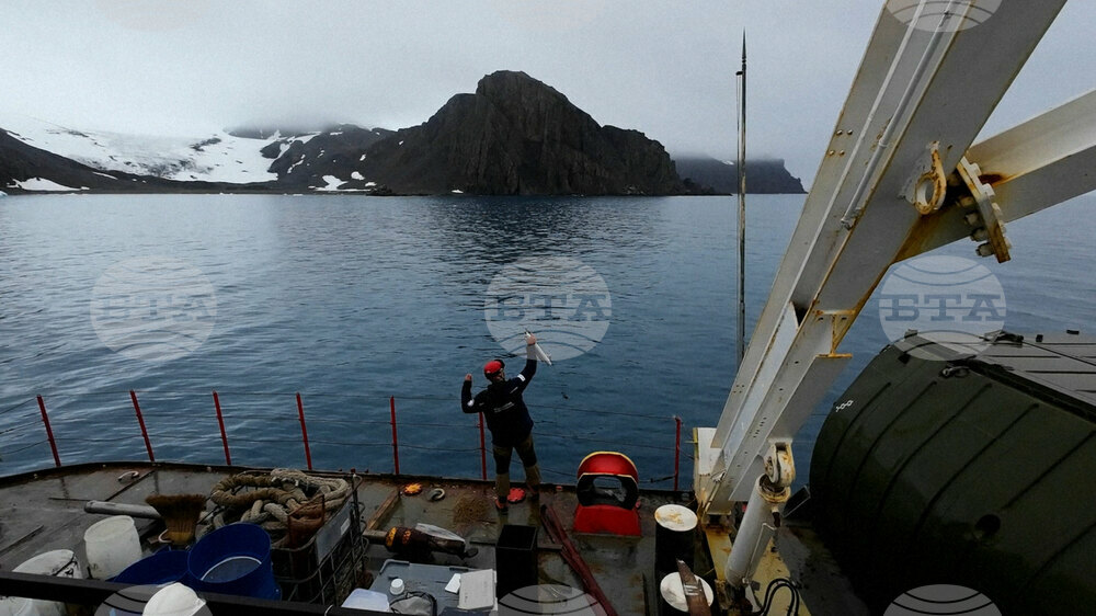 Assoc. Prof. Lyubomir Kenderov: Inhabitants of the Antarctic Seabed Are an Indicator of Changes Occurring on the Icy Continent