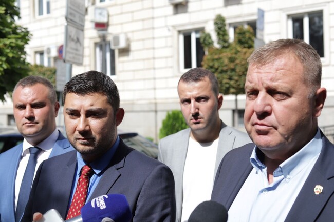 ВМРО предупреждава: Квази Шенген ще ни коства вълна от бежанци с държавни привилегии и социални помощи