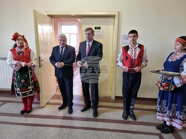  Русе - университет - интерактивни монитори