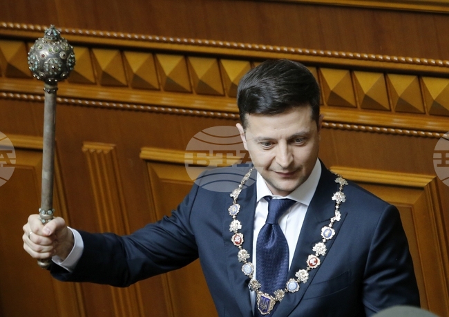 Украйна отбелязва Деня на единството, обявен преди два дни от президента Зеленски