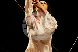 Пловдив - Спектакъл "Аз ли съм или не съм" по стихове на Борис Христов и Валери Петров