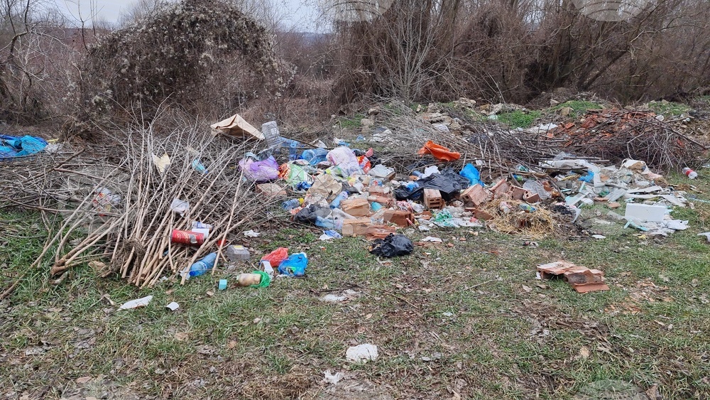 Село Йоглав - нерегламентирано сметище