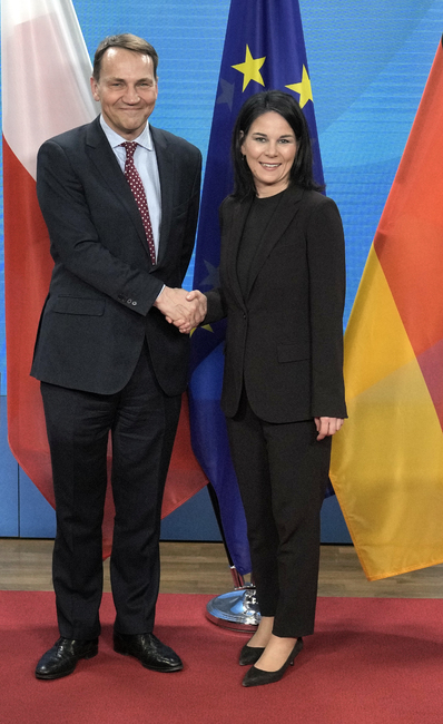Германия и Полша подновяват сътрудничеството си, но въпросът за репарациите от Втората световна война остава спорен