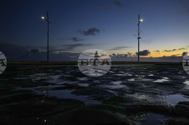 Обилни валежи обхванаха остров Кипър тази нощ, предизвиквайки наводнения и свлачища в северната част на острова