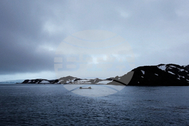 Национална антарктическа експедиция - остров Ливингстън - отпадъци - товарене 