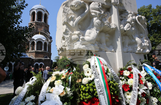 МВР - паметник - венци