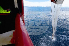 Национална антарктическа експедиция - остров Ливингстън -  Антон Иванов - изследвания