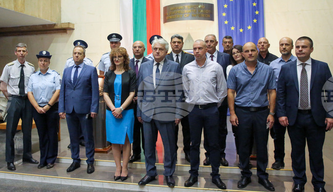  МВР - служители - награждаване