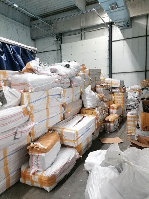 Агенция „Митници“: Над 84 000 „маркови“ стоки задържаха митническите служители на МП Капитан Андреево