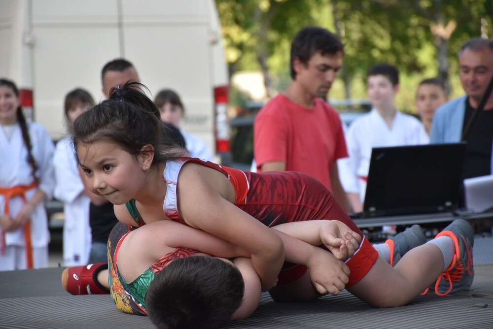 Община Ловеч: Кметът на Ловеч Страцимир Петков се срещна с представители на Спортен клуб по борба "Ловеч"