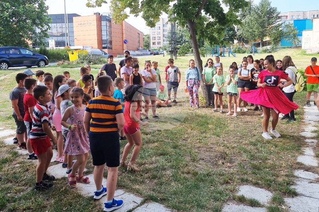 Разград - библиотека - приказна ваканция