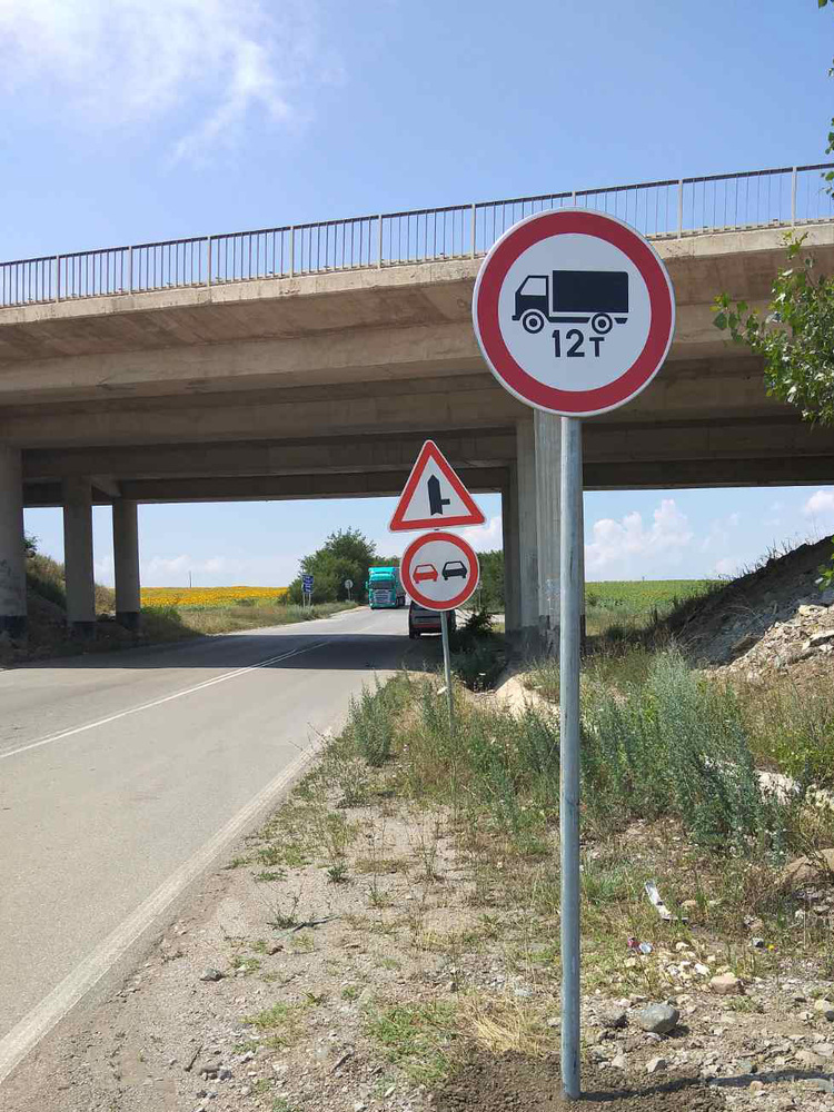 Ограничава се движението на тежкотоварни камиони над 12 т по пътя Добри дол - Дъбова махала - Монтана