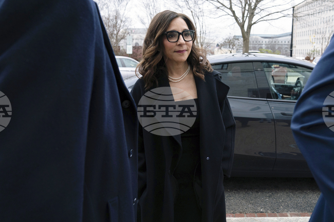 Главният изпълнителен директор на "Екс" подава оставка след две години на поста