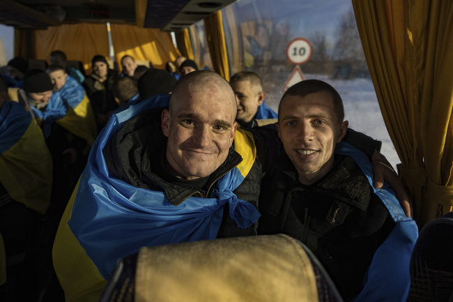 ОАЕ потвърдиха, че успешно са посредничили за освобождаването на 100 руски в замяна на 100 украински военнопленници