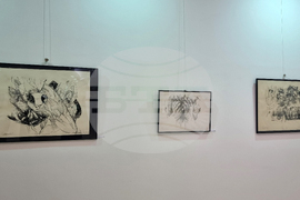 Казанлък  - Деян Карагогов Изложба "Момичето в другата стая"