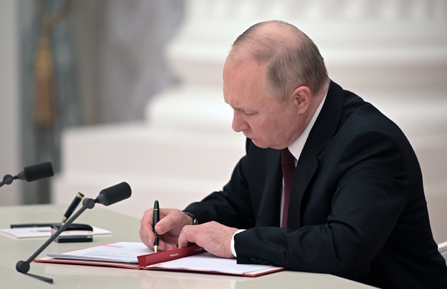 Путин подписа закона за ратифициране на договорите за приятелство и взаимопомощ със самопровъзгласилите се ЛНР и ДНР