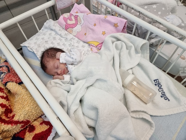 Всяка трета жена, която е започнала да кърми и не е получила специализирана подкрепа, се отказва до шестия месец след раждането, сочи проучване