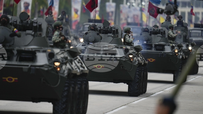 Венецуелската полиция и армия се заклеха във вярност на временния президент на официална церемония