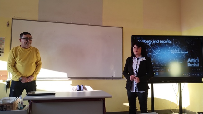 Окръжен съд – Търговище: За правата на човека говориха пред единадесетокласници административният секретар и ПР-ът на ОСТ