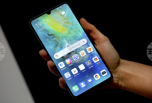 КРС реши да не образува производство по отнемане на издадените на мобилните оператори разрешения