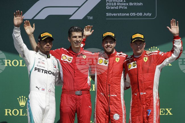 Фетел: „Стискам палци на Хамилтън да спечели шампионата“